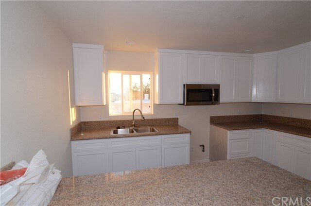 Building Photo - 1527 W 81st St