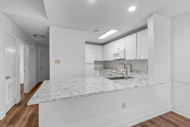 Foto del edificio - 11011Cal Mead Rd