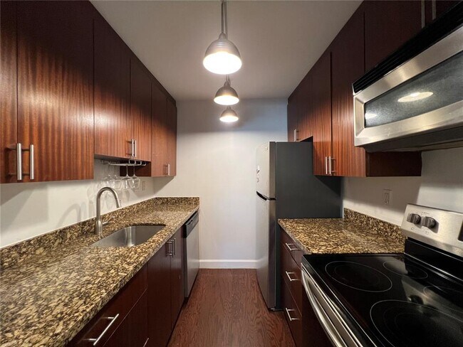 Foto del edificio - 900 NE 18th Ave