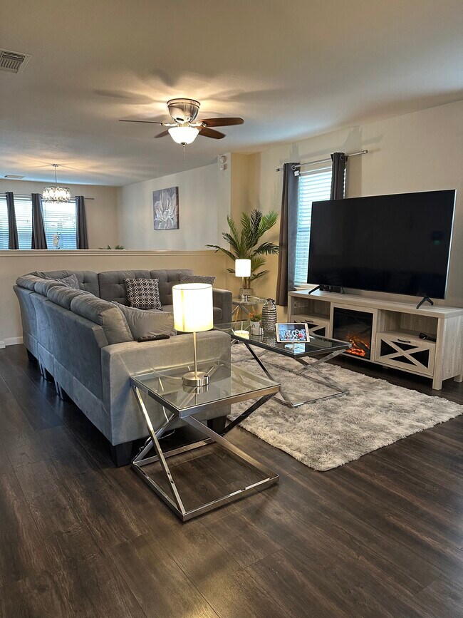 Foto del edificio - 7915 Chatham Springs Ln