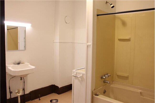Foto del edificio - 569 S 4th St