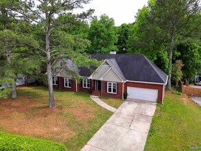 Building Photo - 192 Rosecliff Dr