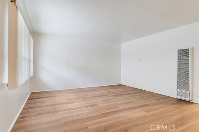 Foto del edificio - 15732 Santa Ana Ave