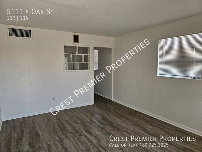 Photo - 5111 E Oak St House