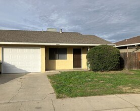 Building Photo - 2509 Plumeria Ct