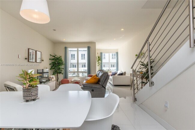 Foto del edificio - 10245 NW 63rd Terrace