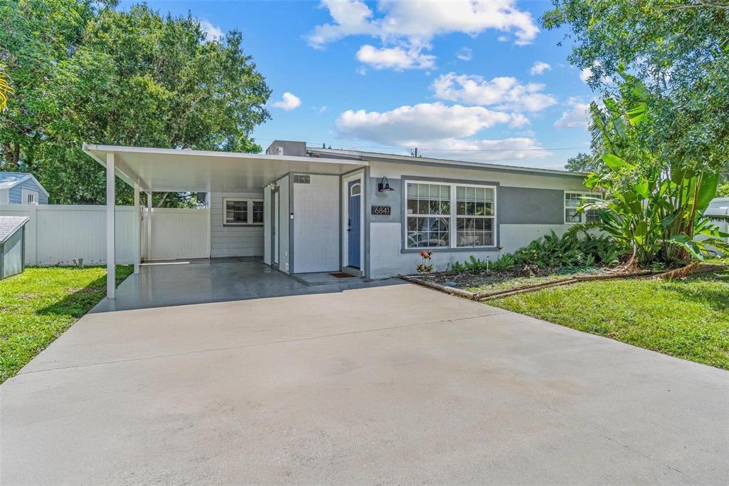 Foto principal - 6841 13th St N