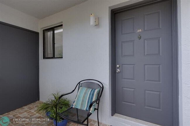 Building Photo - 151 Lakeview Dr