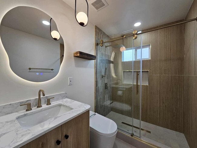 Building Photo - 114 S Emerald Pl