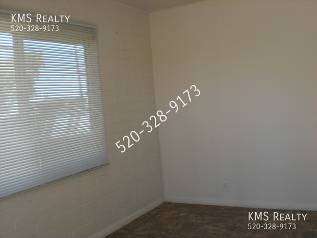 Foto del edificio - 1 bedroom 1 bath Duplex OWNER/AGENT