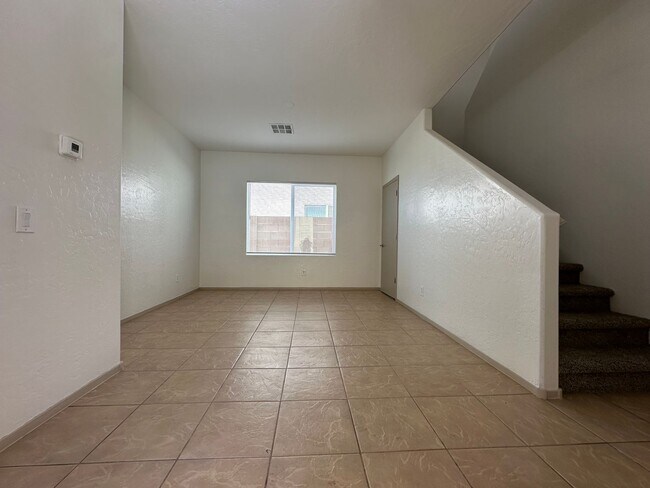 Building Photo - Golf Course property 3 bedroom