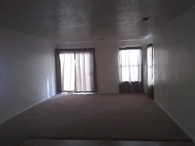 Building Photo - 10008 Cartagena Ave SW