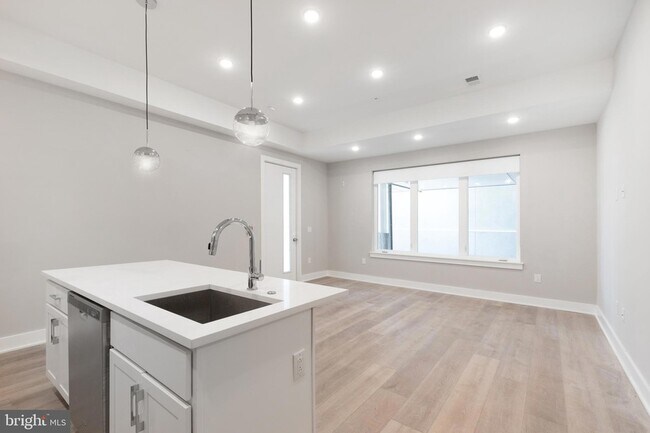Foto del edificio - 52 W Washington Ln