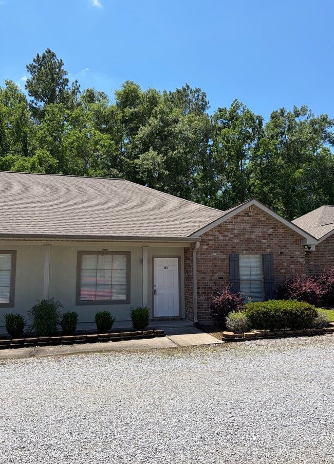 Building Photo - 38749 Blailey Dr