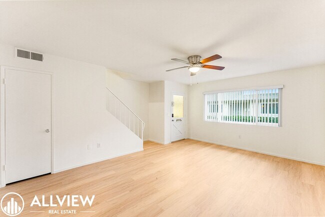 Foto del edificio - 16572 Sabot Ln