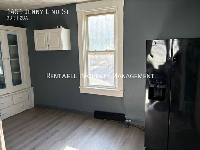 Foto del edificio - 1451 Jenny Lind St
