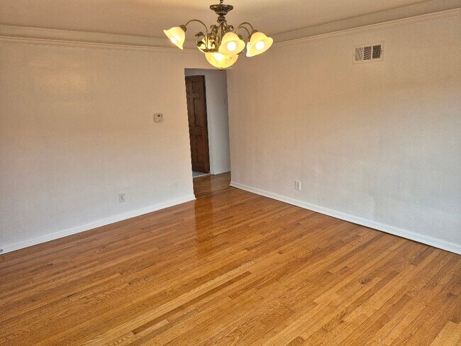 Foto del edificio - 3947 Jamieson Ave