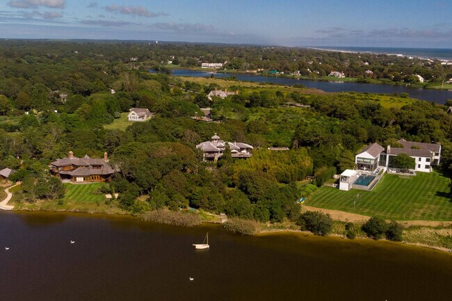 Foto del edificio - 132 S Briar Patch Rd