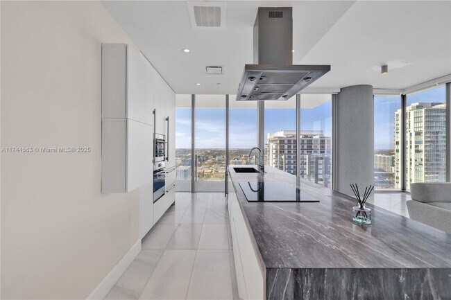 Foto del edificio - 700 NE 26th Terrace