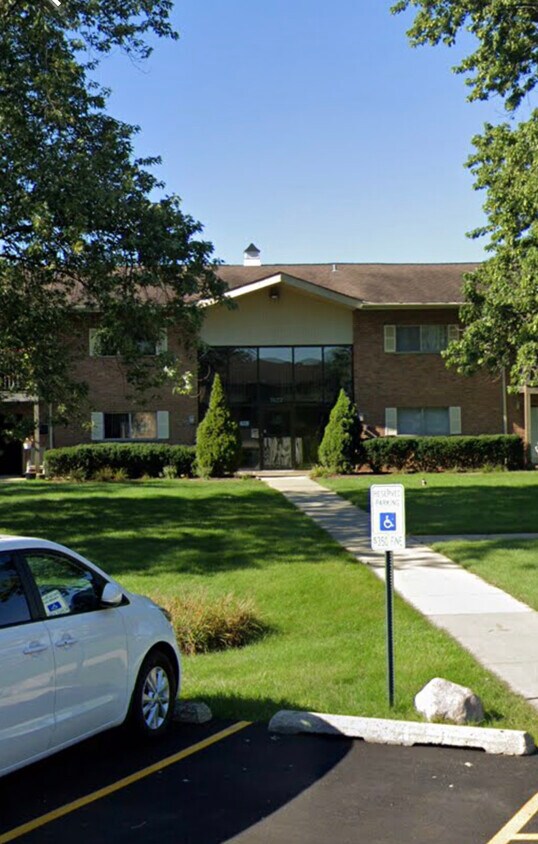 Frente de condominio - 7422 Brookdale Dr