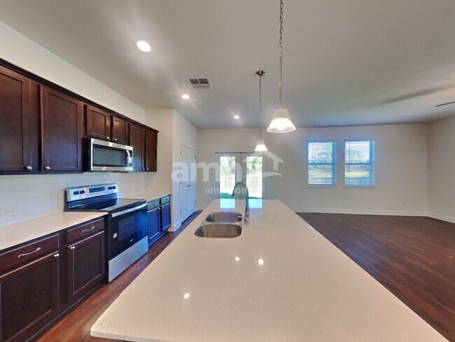 Foto del edificio - 20451 Calla Lily Dr