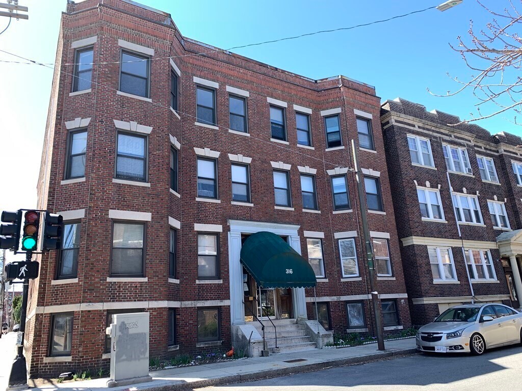 Primary Photo - 316 Summit Ave