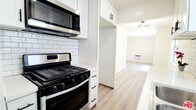 Primary Photo - 4017 W Magnolia Blvd