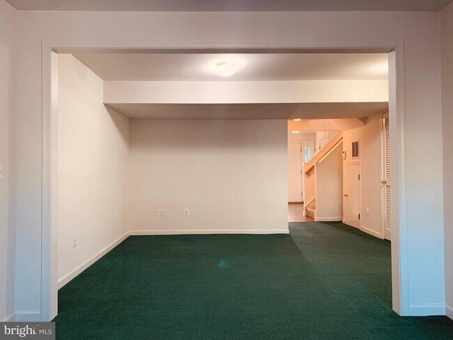 Building Photo - 110 Shadwell Terrace SE