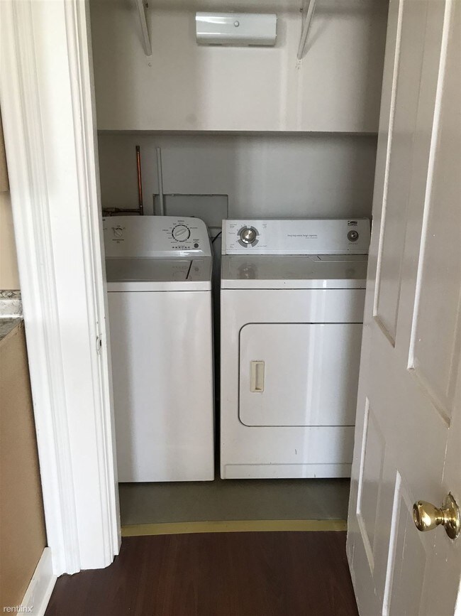 Building Photo - 2 br, 1 bath Duplex - 89 S Monroe St Apt 1