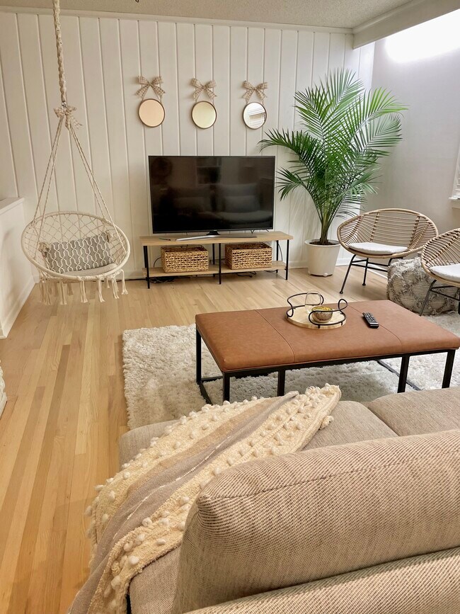 Living Room - 4825 Pawnee Dr