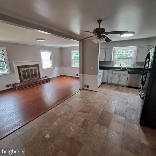 Foto del edificio - 3307 Beechtree Ln
