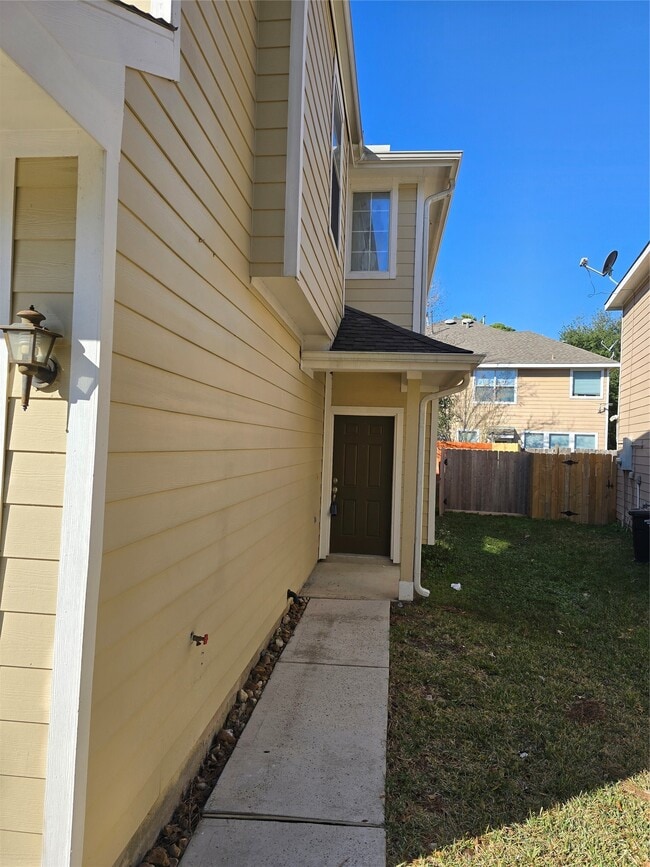 Foto del edificio - 17515 Bering Bridge Ln