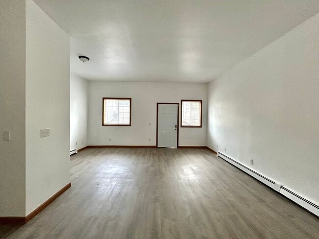 Building Photo - 1663 6th St