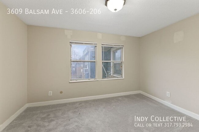 Building Photo - Move In Special: $500 Off First Month!