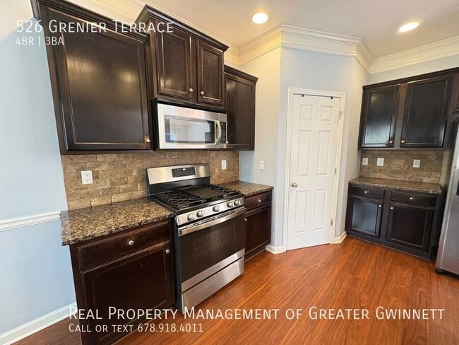 Photo - 526 Grenier Terrace NE House