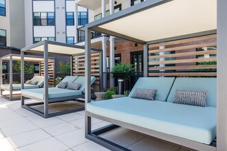 Building Photo - The Pearl at Station Bay