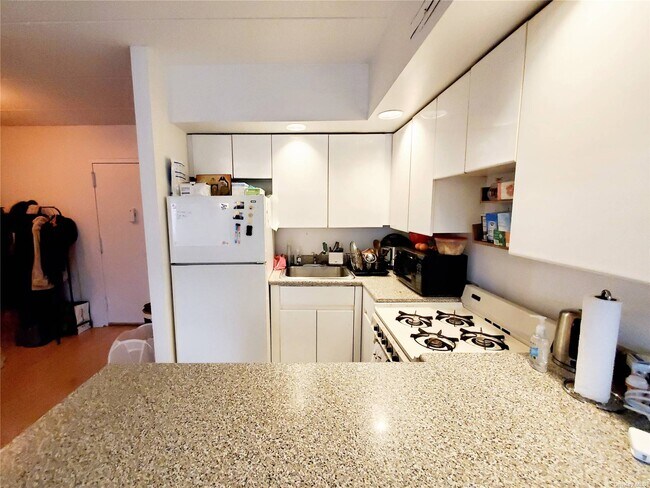 Foto del edificio - 149-15 Barclay Ave