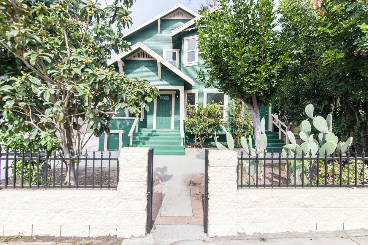 Primary Photo - 1311 Mohawk St