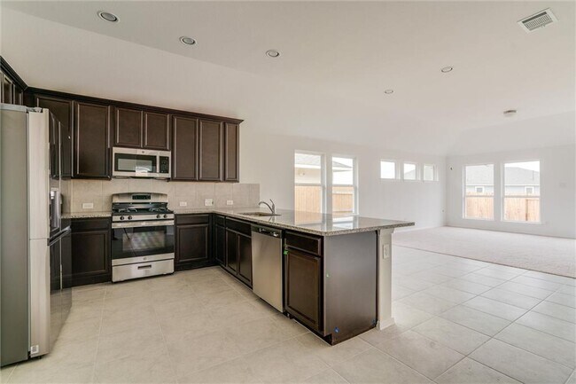 Building Photo - 212 Trailside Ln