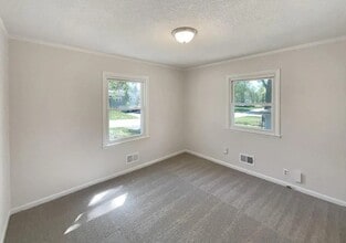 Building Photo - 7808 Crescent Ave