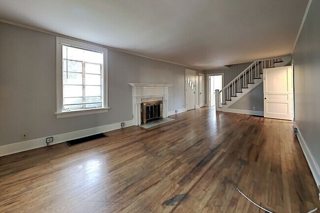 Foto del edificio - 2802 Eastland Ave