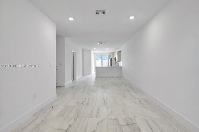 Foto del edificio - 17149 SW 1st St