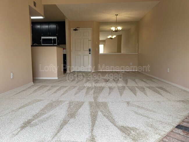 Foto del edificio - 7130 Shoreline Dr