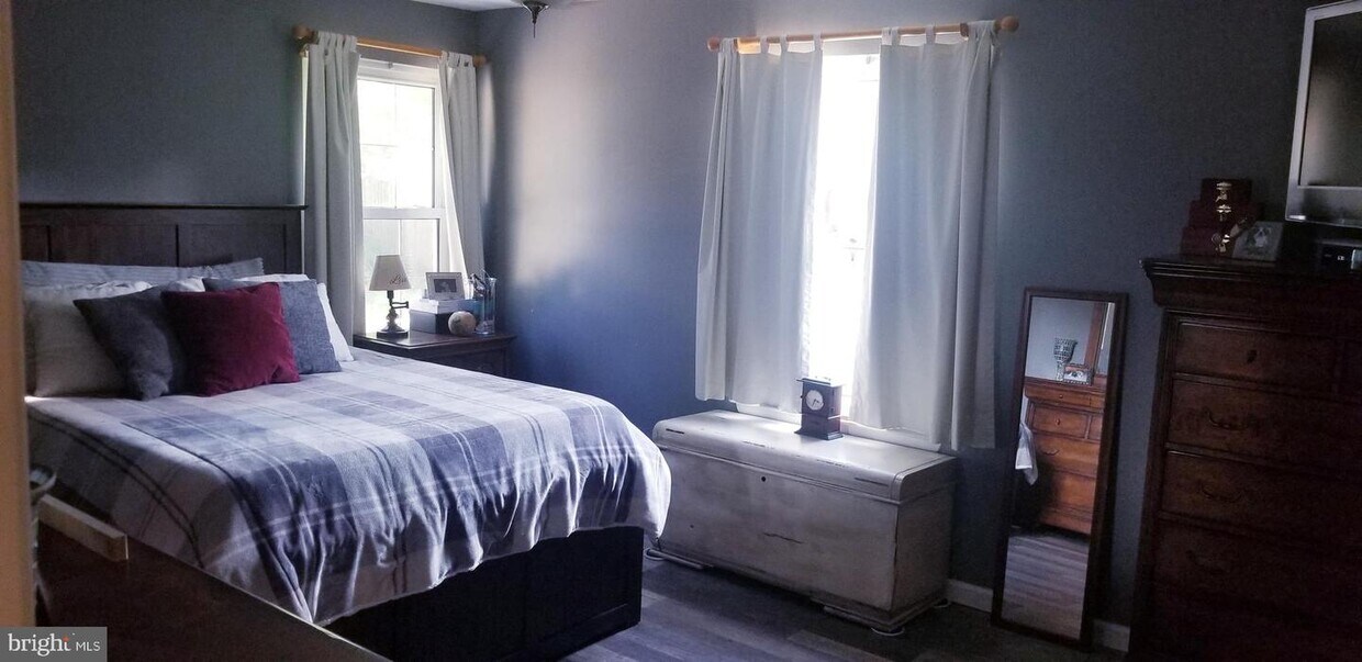 Foto principal - 160 Lake Dr