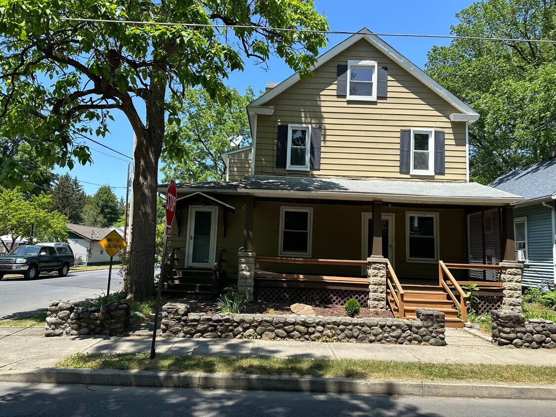 122 W Broad St, East Stroudsburg, PA 18301 House Rental in East