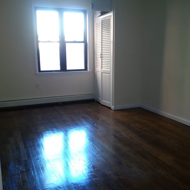 Building Photo - 2215 Avenue V