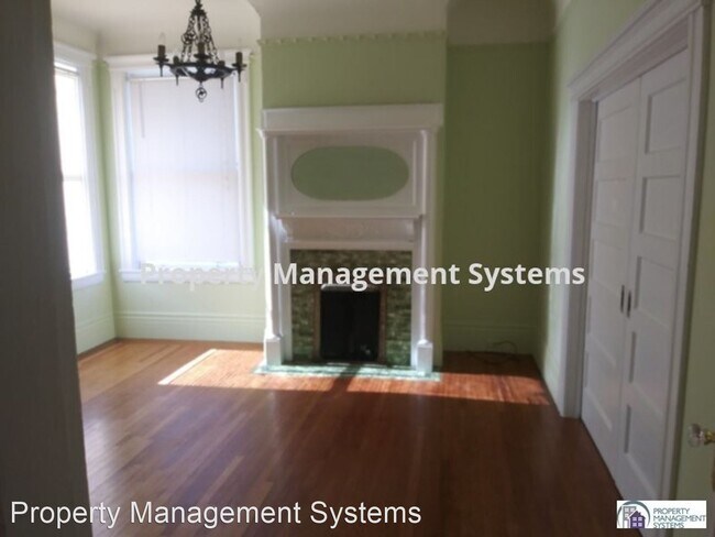Building Photo - 2 br, 1.5 bath House - 4450 20th Street