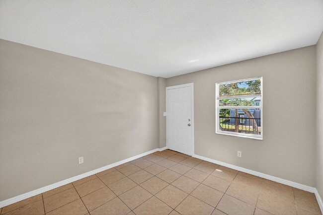 Photo - Updated 2 bedroom St. Pete Apartment with Modern Finishes, Private Porch & Utilities Included