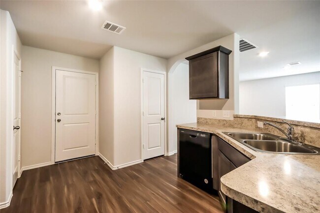 Building Photo - 13589 White Ibis St