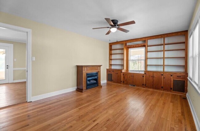 Foto del edificio - 4149 Woodcrest Rd
